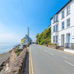 4 Bed in Aberdovey DY038