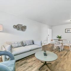 Bright and Designed 1BR With Parking Near Stores