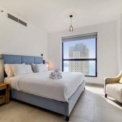 Jbr Sea View Captivating 4-Bed Apartment in Dubai
