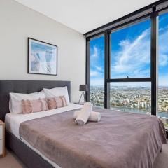 High level riverview 1B1B apt in Centre of CBD