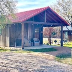 The Kingfisher Cabin 15MIN to Magnolia Baylor