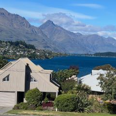 Albertines - Queenstown Holiday Home