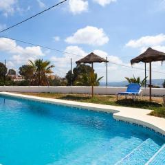 Farm house (cortijo) con piscina, vistas al mar y montaña