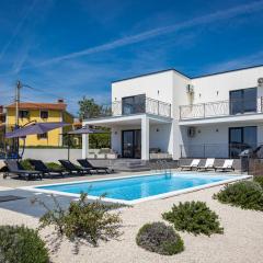 Villa Angie in Central Istria for 10 persons with private heated pool & kids playground