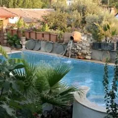 Karameşe Taş Ev - Karameşe Stone House