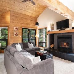 Telemark 14 - Townhome with a View, 5 Minute Walk to Village - Whistler Platinum