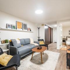 Modern 2BR Queen Beds - Close to Bellwoods Park