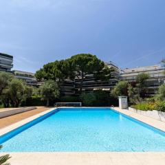 JUAN LES PINS Charming