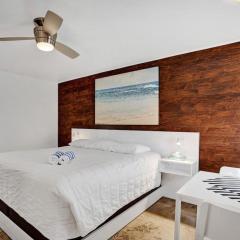 Waves Beach Town Cozy Studio Apartment