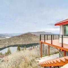 Cozy Grand Coulee Home with Deck and Views!