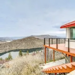 Cozy Grand Coulee Home w/ Deck & Views!