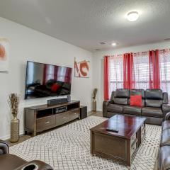 Lovely Richmond Home with Outdoor Kitchen and Grill!