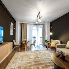 Central Spacious Apartment 506