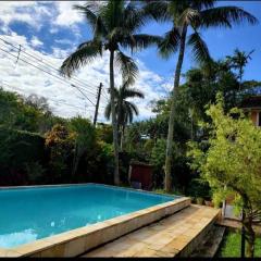 Conforto de casa de campo, ao lado da praia !