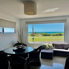 Sea Retreat - Esplanade Available Xmas 2023 and 2024 Summer