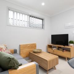 New Listing! Air-Con and Well Presented!