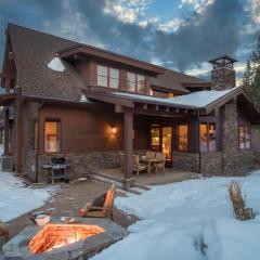 Maple by AvantStay Modern Mountain Home w Cozy Fire Pit 15 Mins frm Northstar