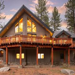 Coyote Moon by AvantStay Cabin WSauna Mins from DT Truckee NorthStar