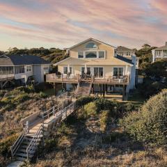 Lighthouse by AvantStay Beachfront View Home w Pool Table Ping Pong