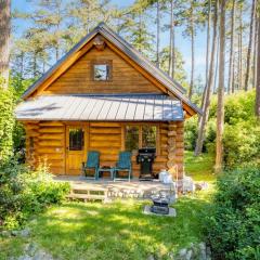 Penn Cove Overlook by AvantStay Cabin w Views