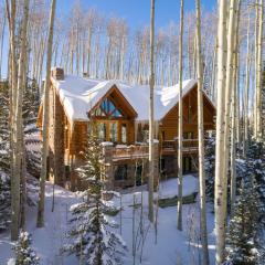 Snowdrift Cabin by AvantStay Breathtaking Home w Prime Ski Access Hot Tub
