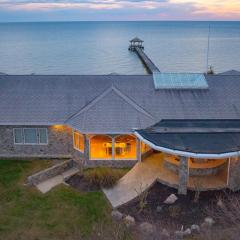 Bay House by AvantStay Waterfront Pier Pond