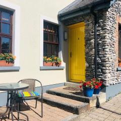 3 bedroom sleeping 5 and only 15 minute's walk from Kenmare