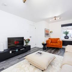 OFFERS - Modern East London Home Contractors Parking Sleeps 5 Near ExCeL London