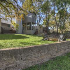 Guest Quarters - 2 Blocks to Main Street!