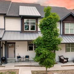 Waverly by AvantStay Nashville-Inspired Townhome w Luxury Kitchen Pool Table