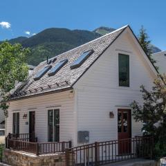 Diamondtooth Cottage by AvantStay Cottage in Historic Telluride w Great Ski Access