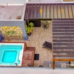 RL 604 Romantic Penthouse Pvt Terrace, Jacuzzi and BBQ