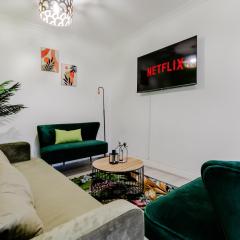 5BR House, Free Parking offA12, Contractor, Big Families, Relocation