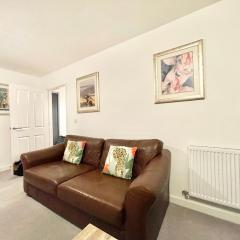 The Hazel - spacious holiday home near outlets, town center and Ashford International