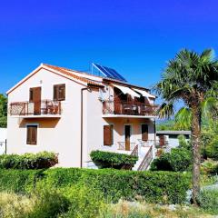 Apartments with a parking space Vrisnik, Hvar - 8733