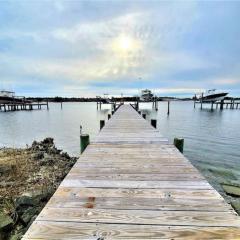 Dock House, Close to Camp Lejeune, water access, DOCK, king bed