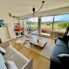 Superb studio facing the sea with large terrace
