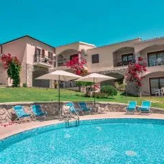 Residence con piscina a Badesi, appartamenti con WIFI e A.C