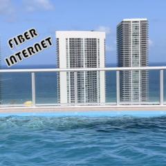 Iconic View - Family 2BR Suite - Hotel - Fiber Internet