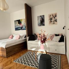 Balconia sunny apartment in centre of Belgrade