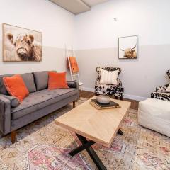 Modern Country Retreat-5 min to DTN-U/G Parking