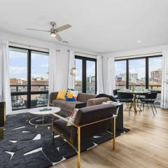 Luxury Condo with Huge Patio, near Vanderbilt & Downtown