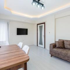 Spacious Flat w Balcony Near Metro in Osmangazi