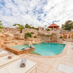 Villa & Pool Apartments in Mellieha Bay - Happy Rentals