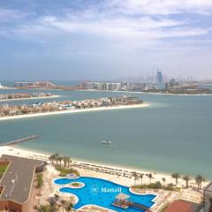 Manzil - 3BR in Palm Jumeirah with Private Beach Access & Sea View