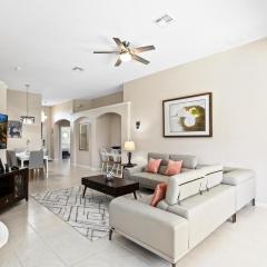 South Facing Pool 4 Bedroom 3 Bath Villa