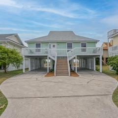 Four-Bedroom House with Great View! Pool Across the Street! Hunting Island Pass!