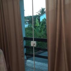 Quitinete no centro no segundo andar proxima a Rua das Pedras