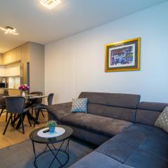 Flexible SelfCheckIns 63 - Zagreb - Loggia - Brand New