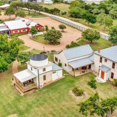 The Rock House Hideaway - TANK HOUSE